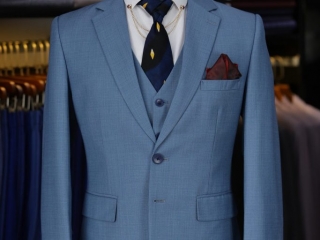 Tại sao vest may sẵn vẫn là lựa chọn hàng đầu cho phong cách hiện đại?